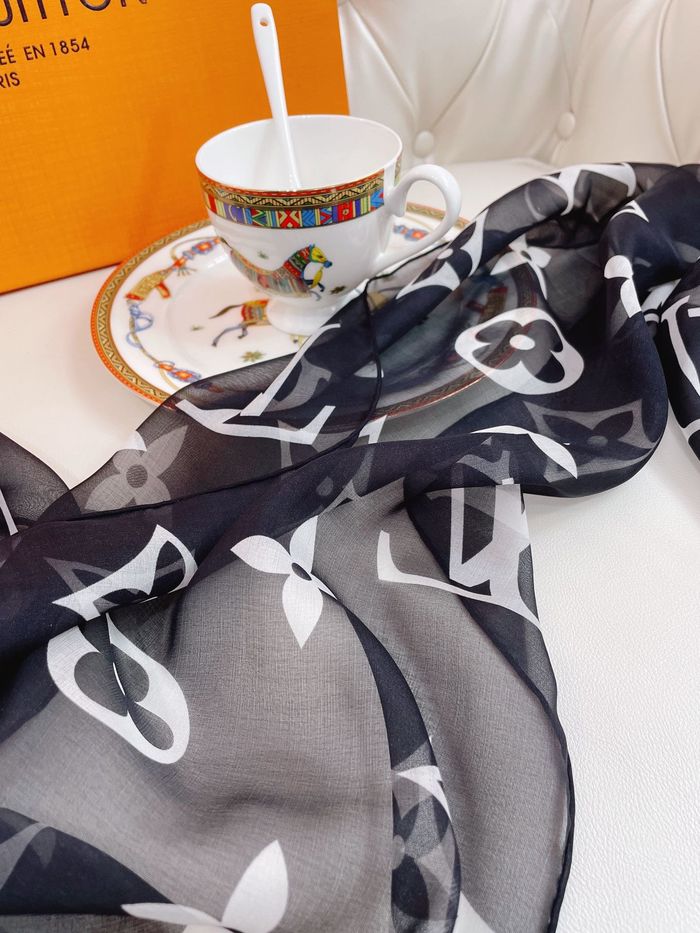 Louis Vuitton Scarf LVS00017